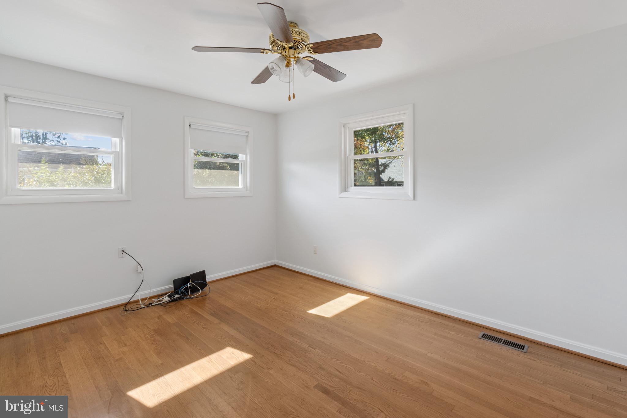 WAYNEWOOD - Residential