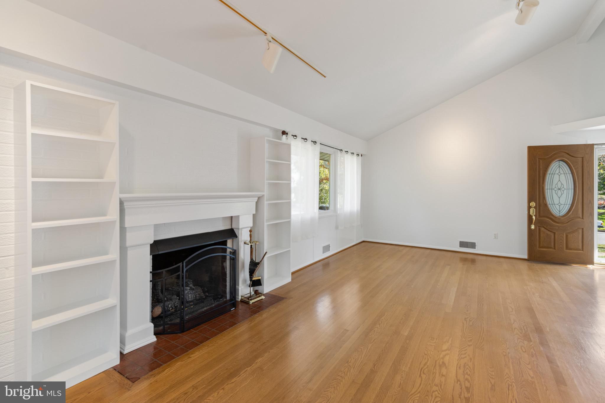 WAYNEWOOD - Residential