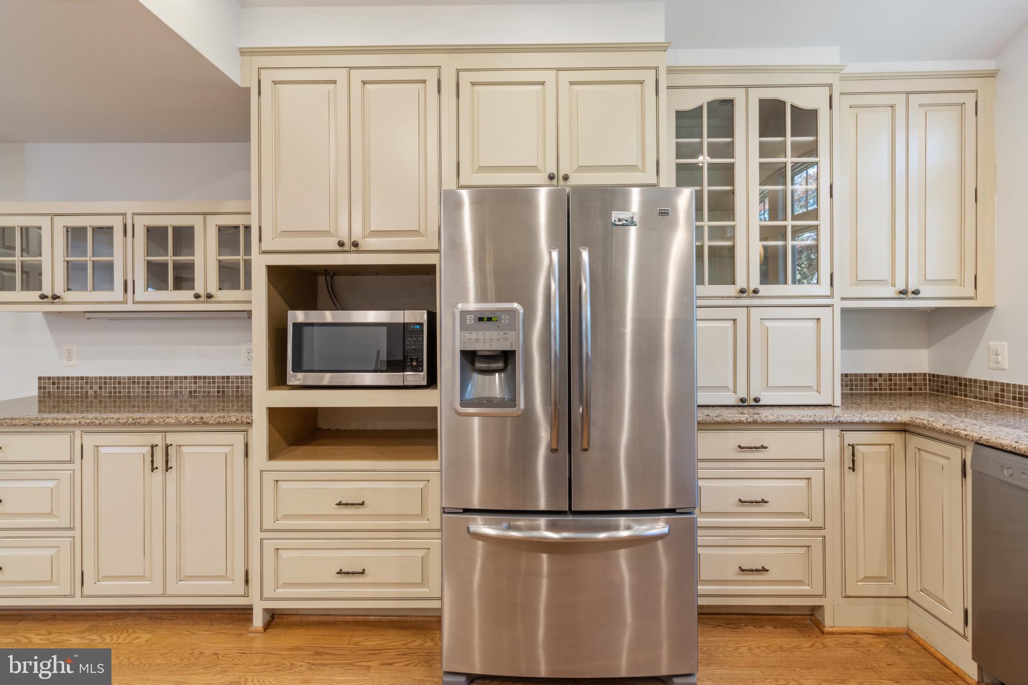 WAYNEWOOD - Residential