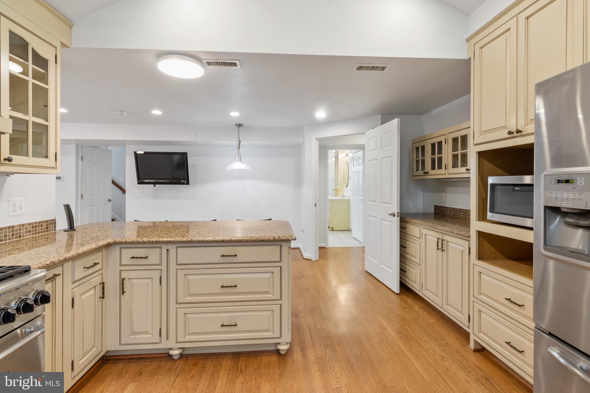 WAYNEWOOD - Residential