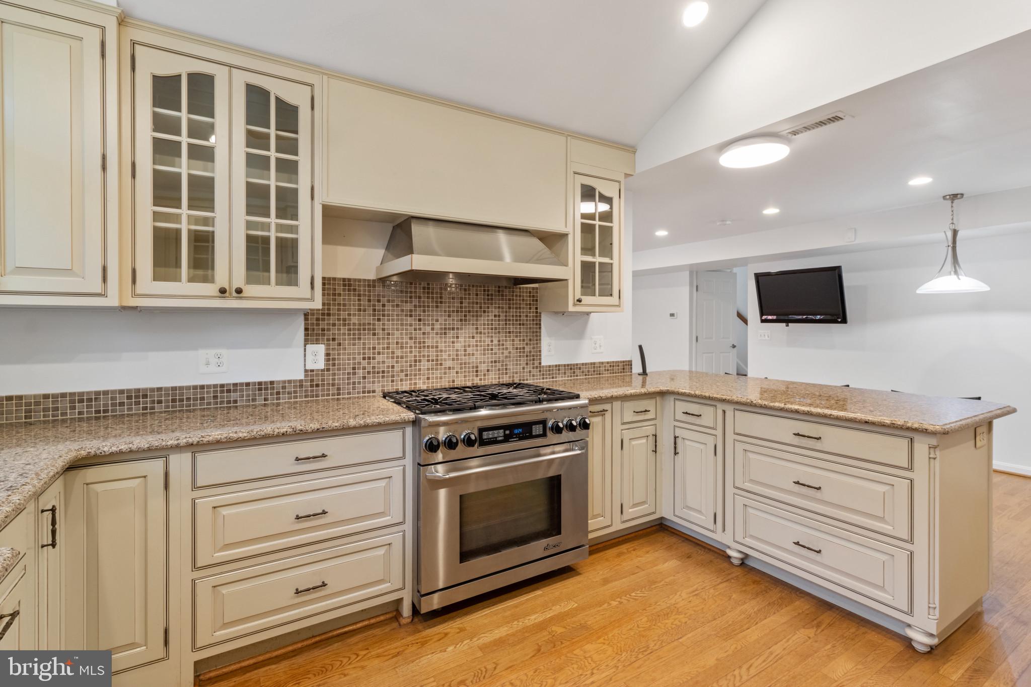 WAYNEWOOD - Residential