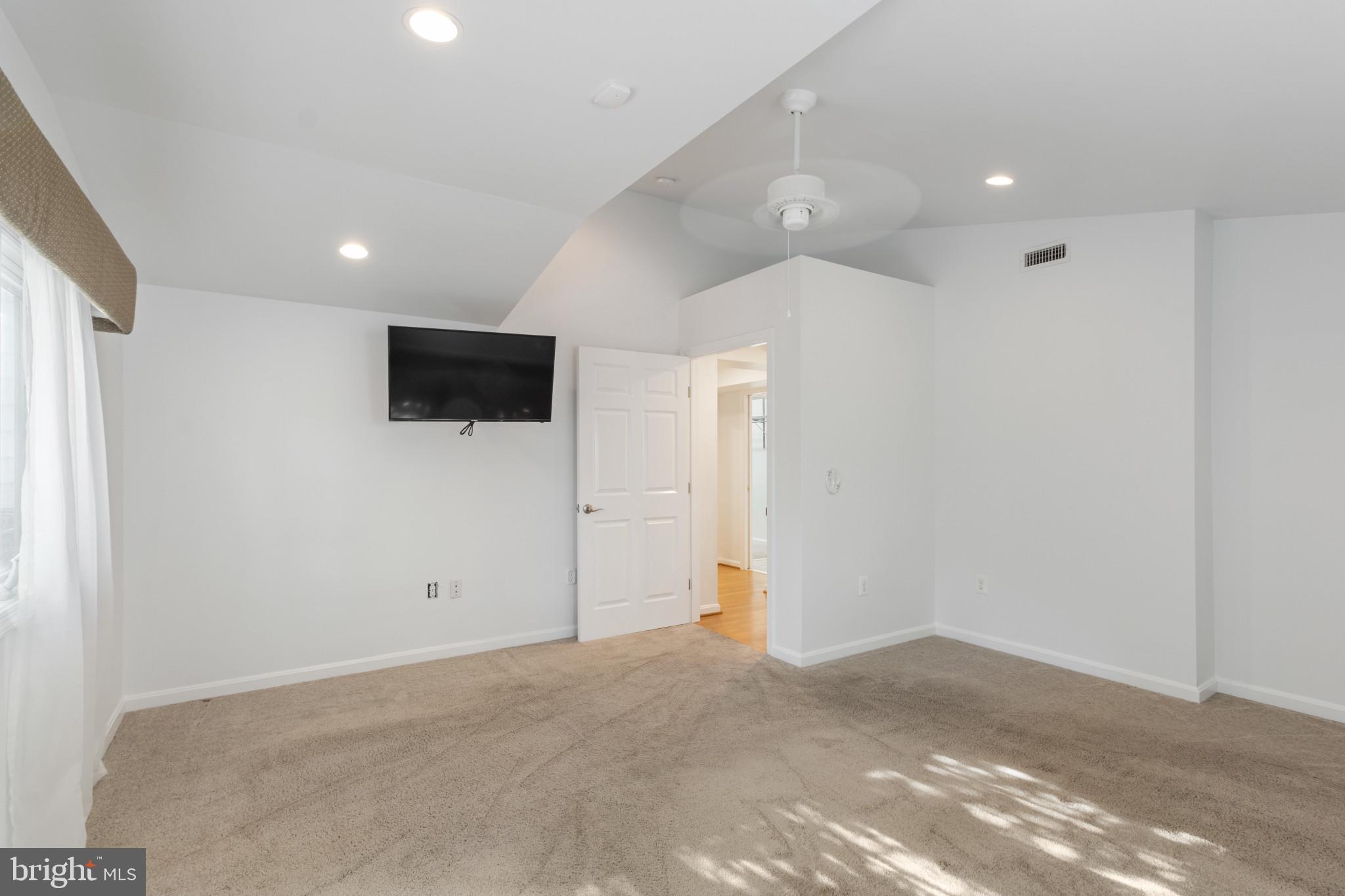 WAYNEWOOD - Residential