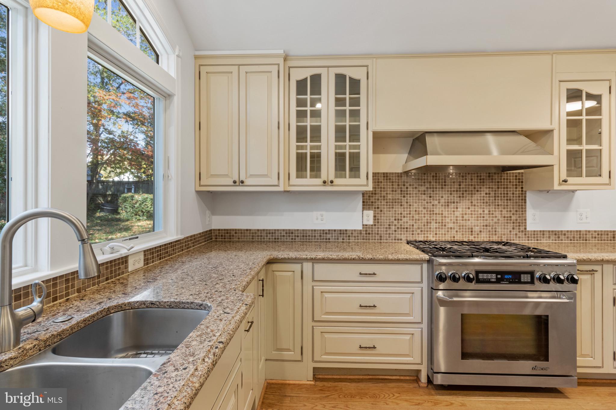 WAYNEWOOD - Residential