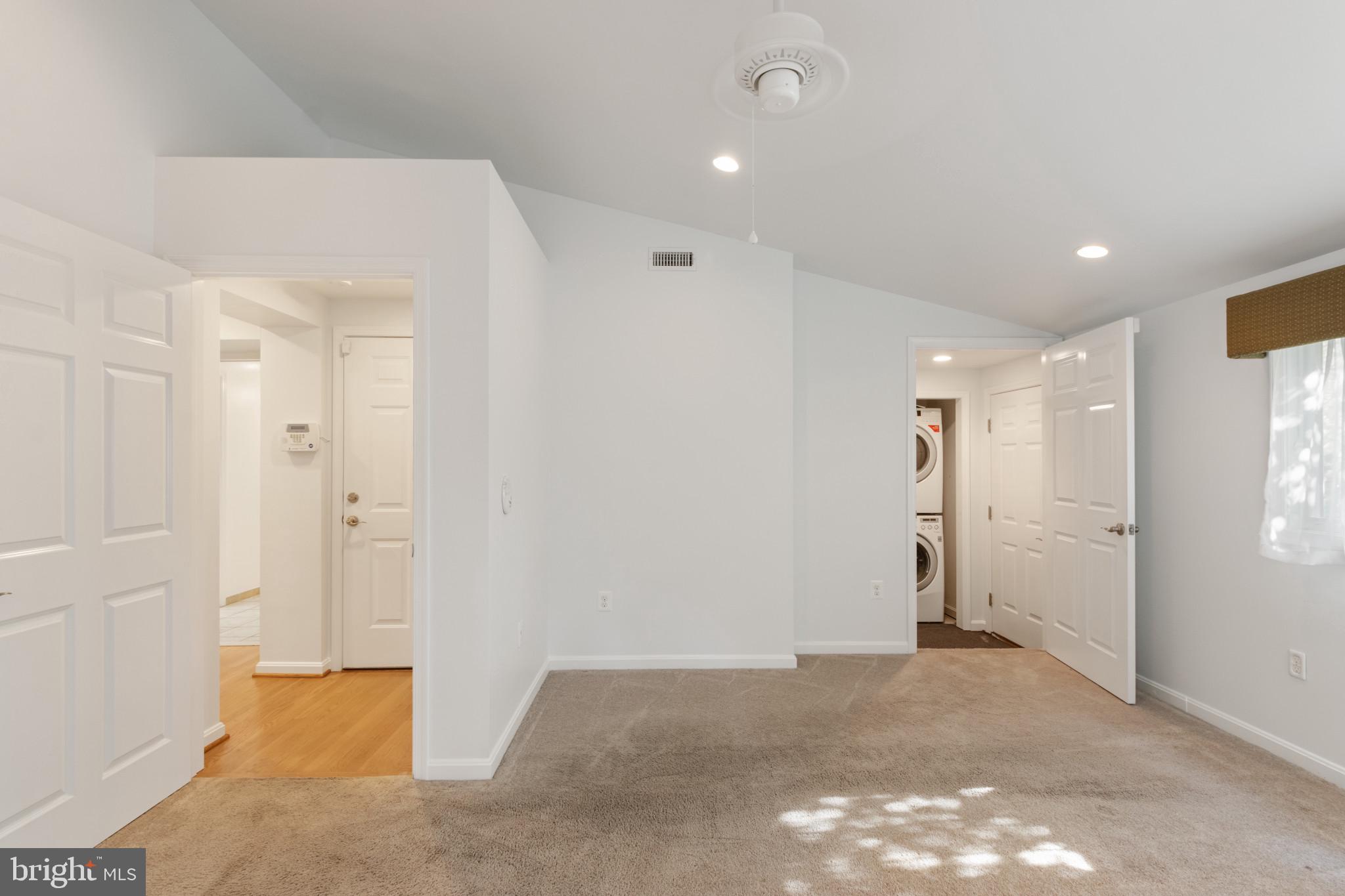 WAYNEWOOD - Residential