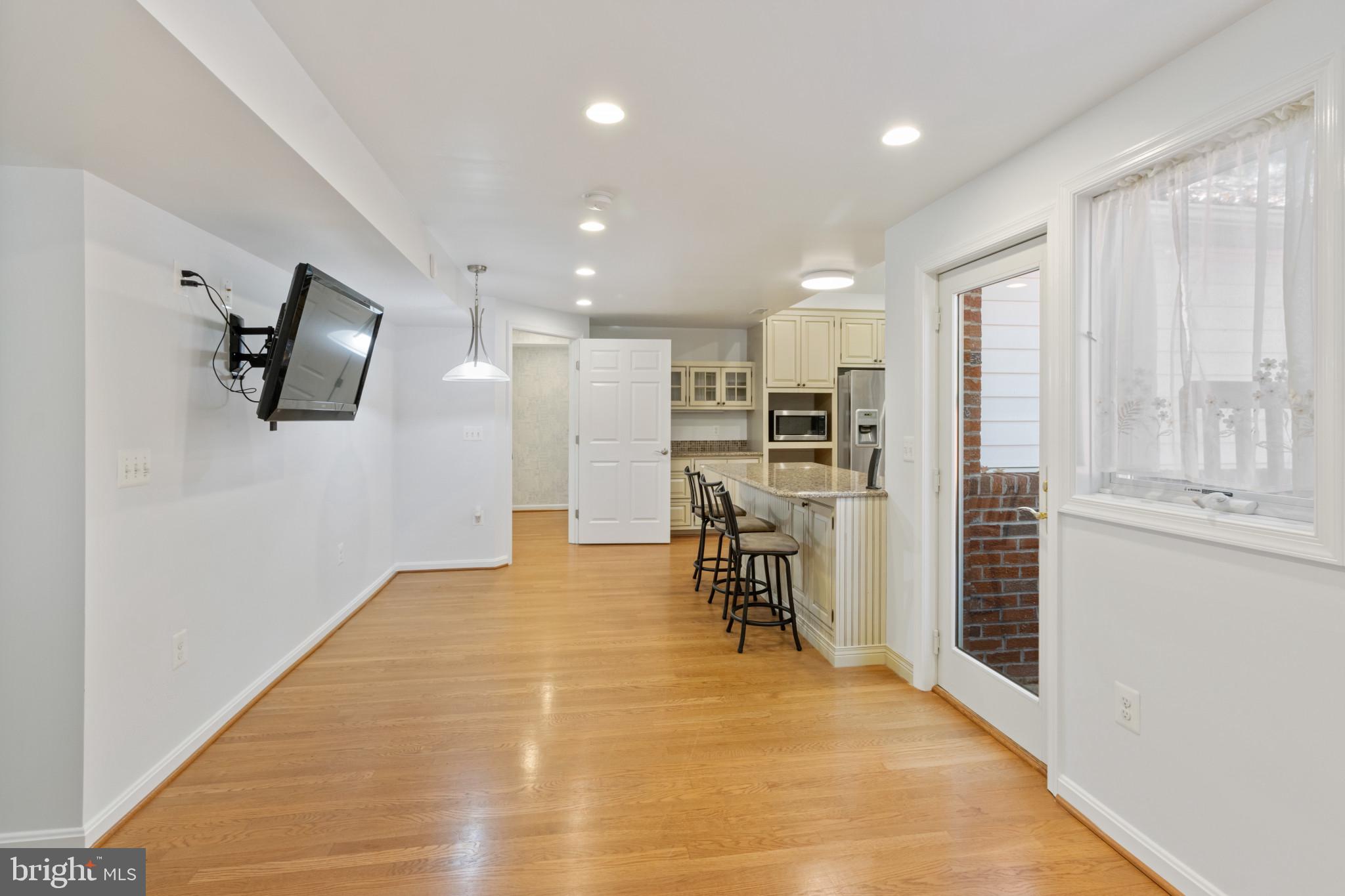 WAYNEWOOD - Residential