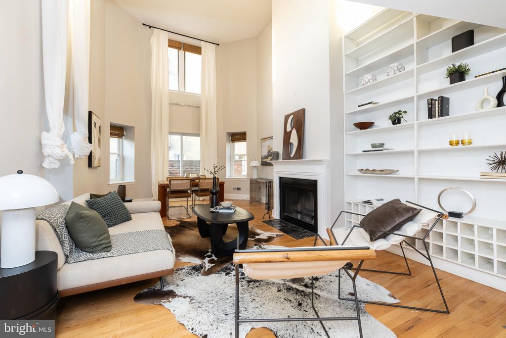 Photo of 1903 Spruce Street #3E, PHILADELPHIA, PA 19103 (MLS # PAPH2541296)