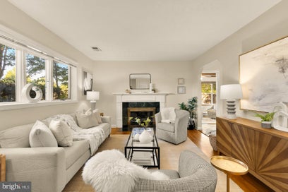 5912 3RD STREET S ARLINGTON VA 22204