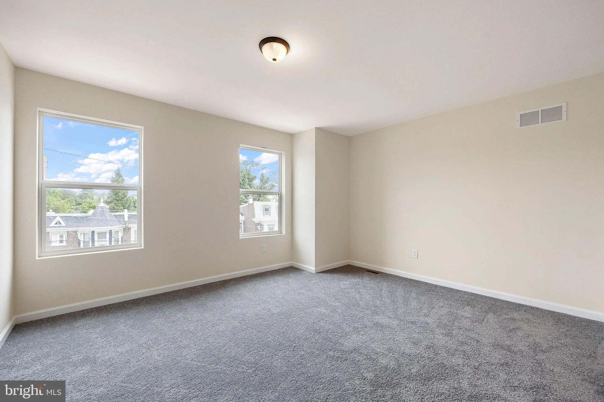 Wilmington, Delaware 19801, United States, 3 Bedrooms Bedrooms, ,3 BathroomsBathrooms,Residential,Pending,84367