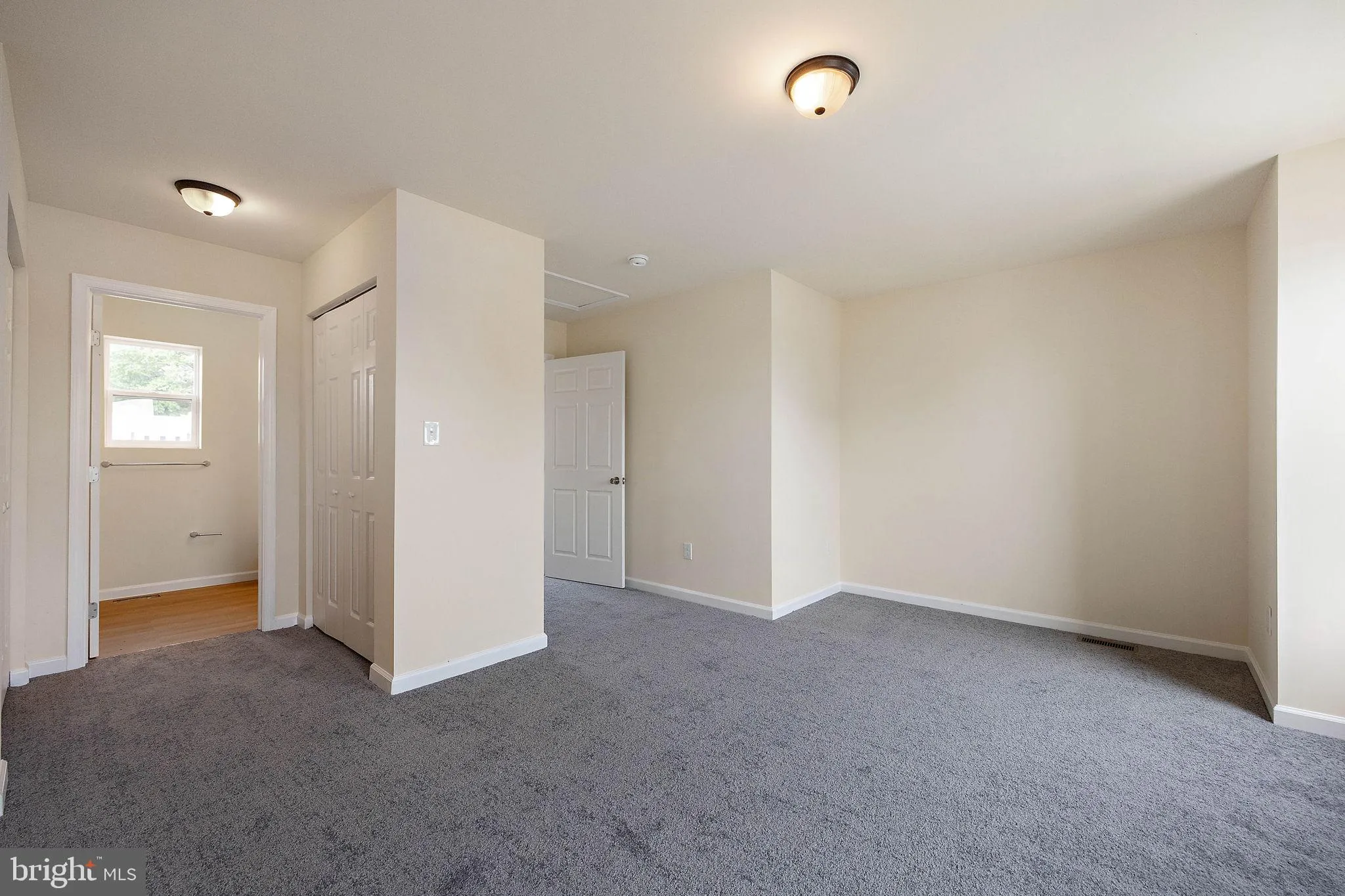 Wilmington, Delaware 19801, United States, 3 Bedrooms Bedrooms, ,3 BathroomsBathrooms,Residential,Pending,84367