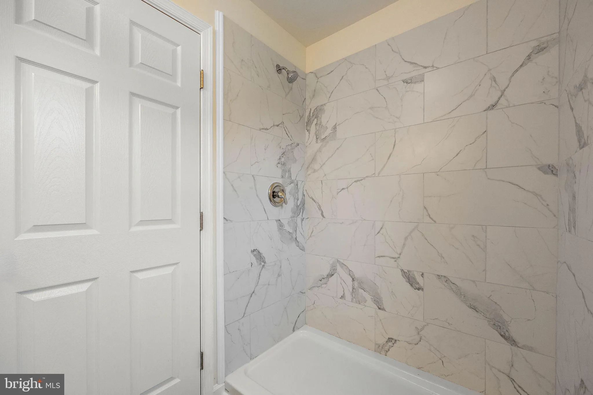 Wilmington, Delaware 19801, United States, 3 Bedrooms Bedrooms, ,3 BathroomsBathrooms,Residential,Pending,84367