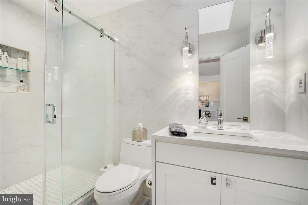 POTOMAC OUTSIDE - Residential