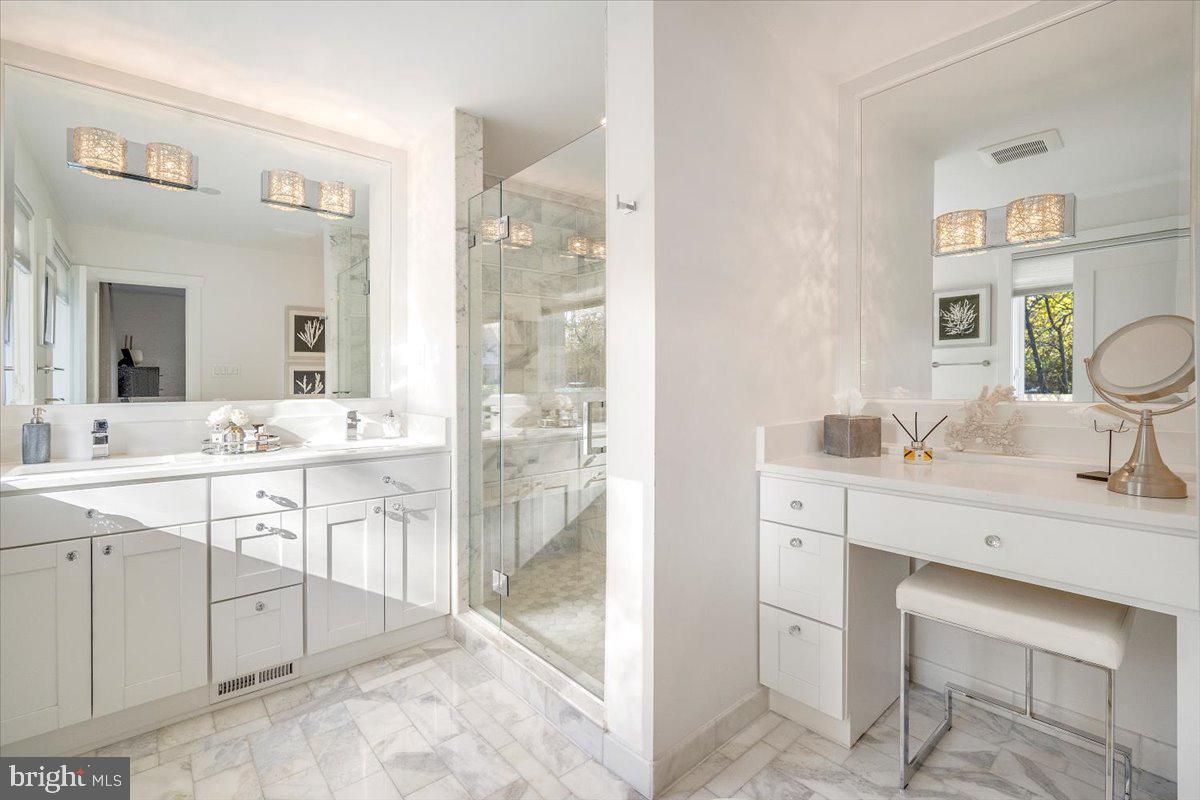 POTOMAC OUTSIDE - Residential