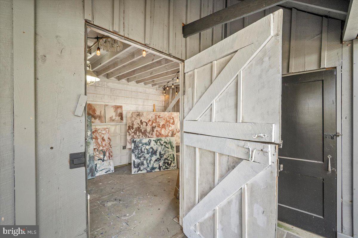 POTOMAC OUTSIDE - Residential