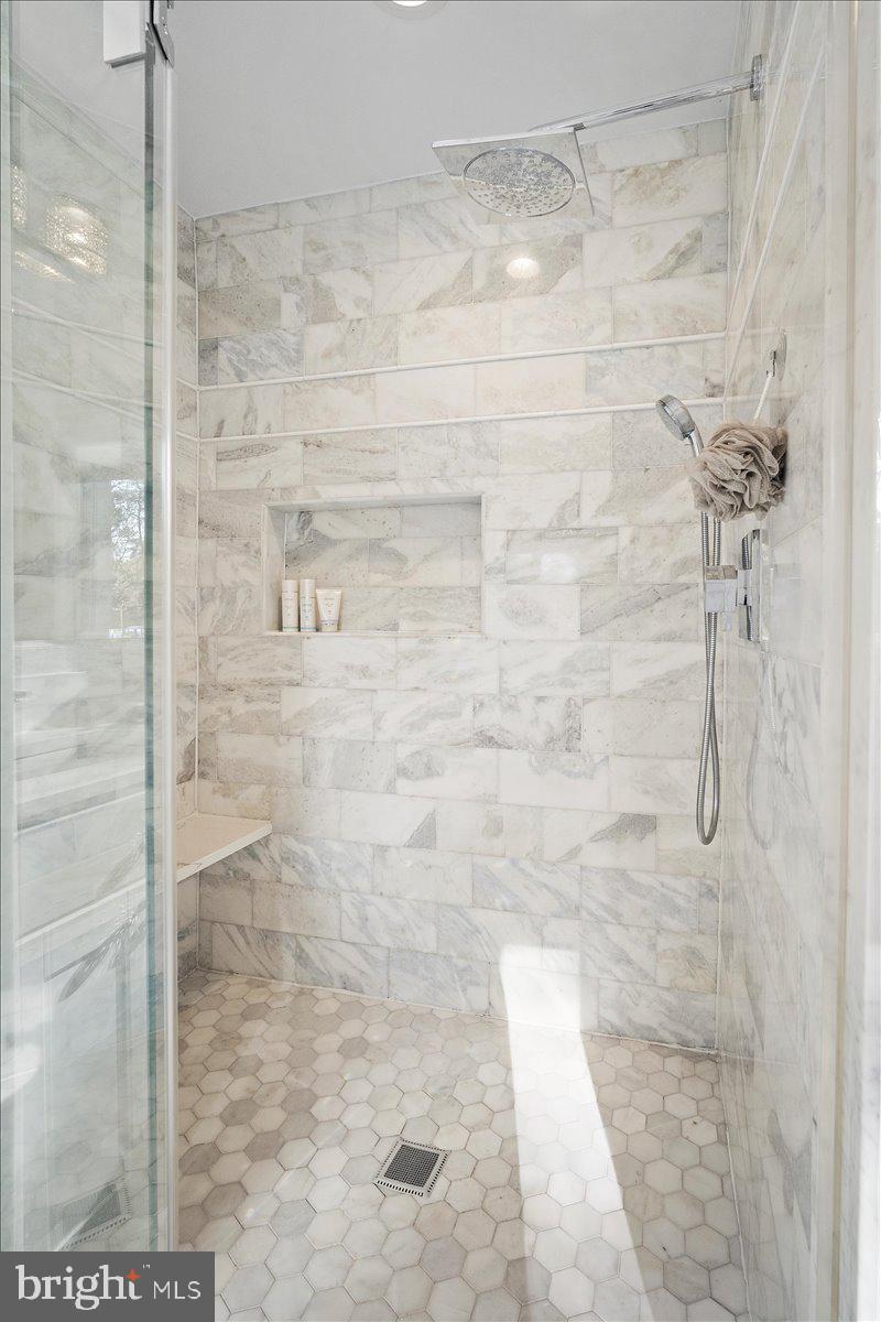 POTOMAC OUTSIDE - Residential