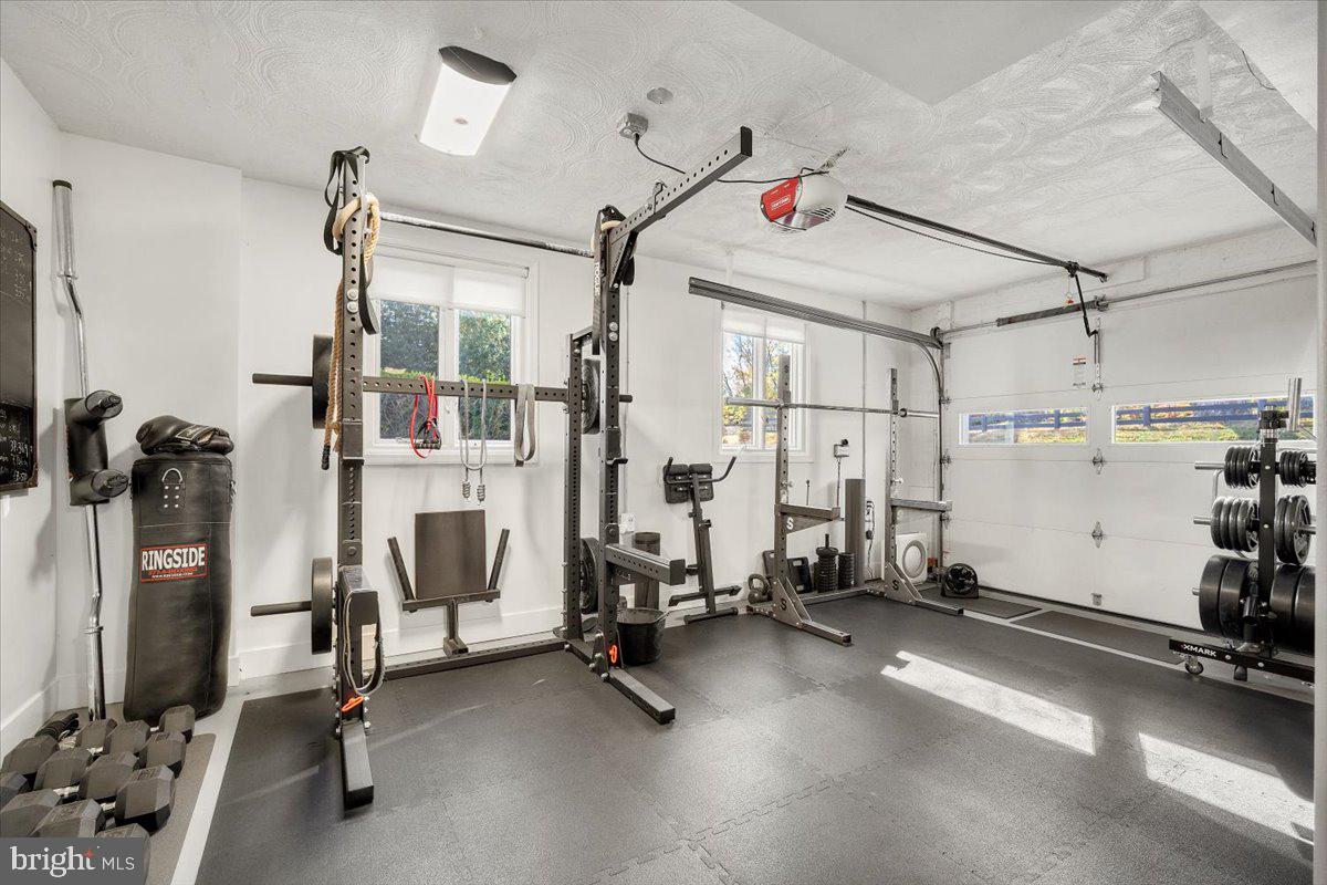 POTOMAC OUTSIDE - Residential