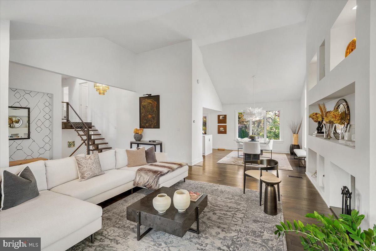 POTOMAC OUTSIDE - Residential