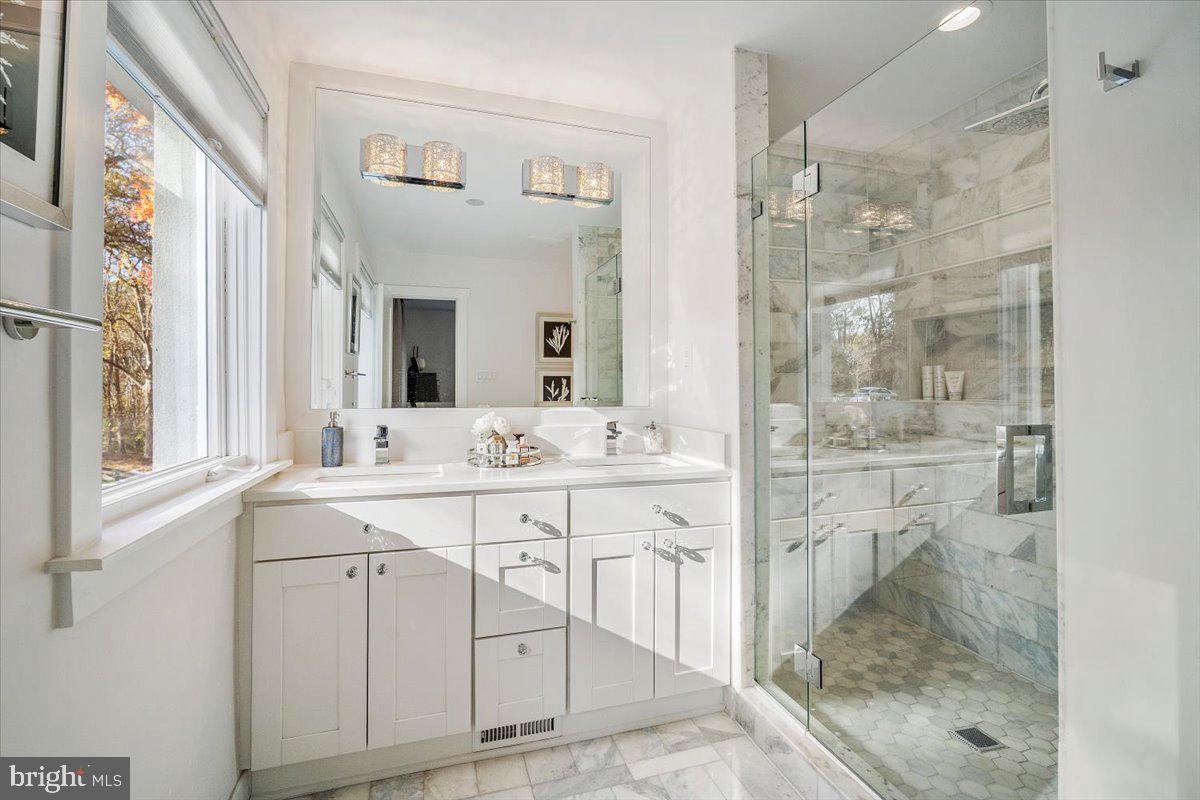 POTOMAC OUTSIDE - Residential