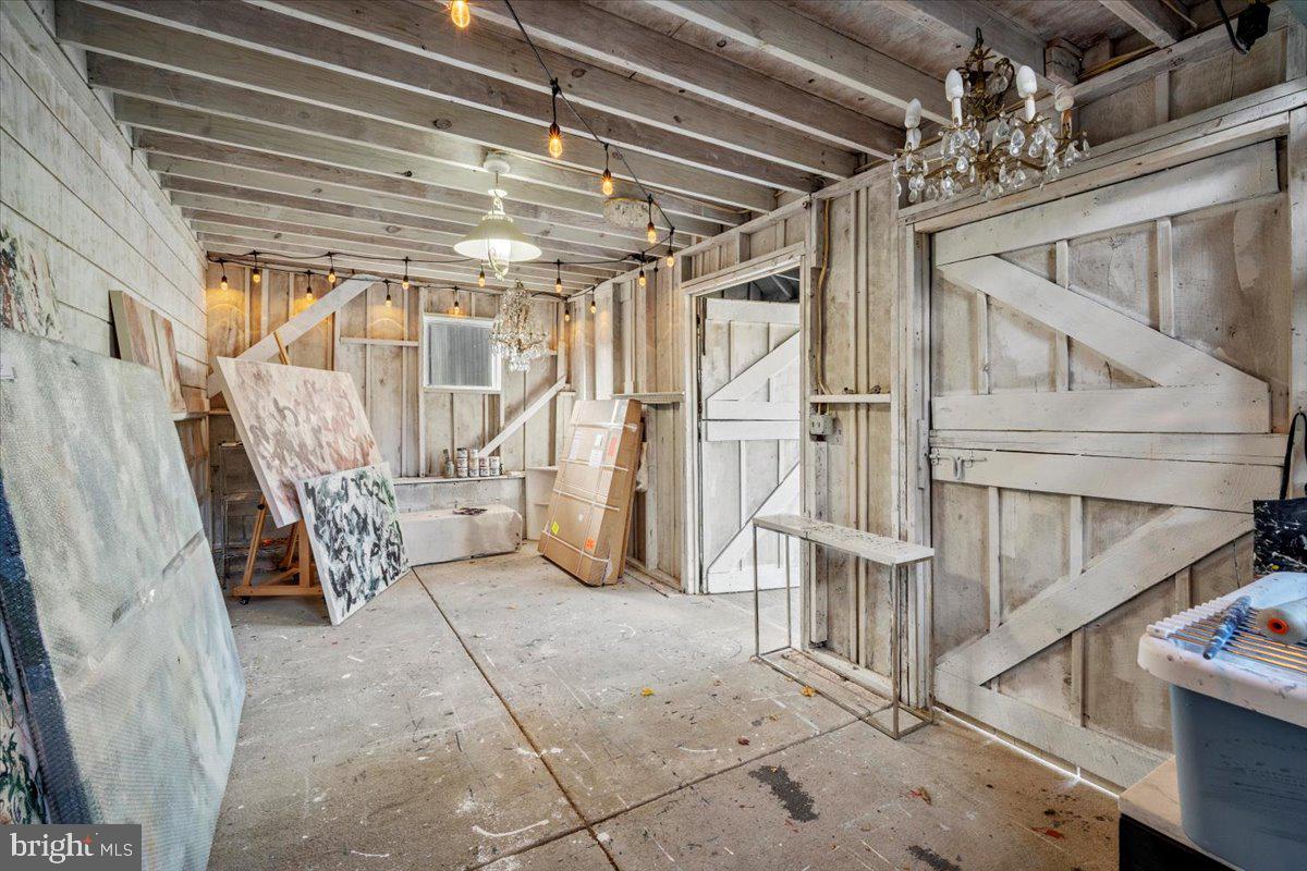 POTOMAC OUTSIDE - Residential