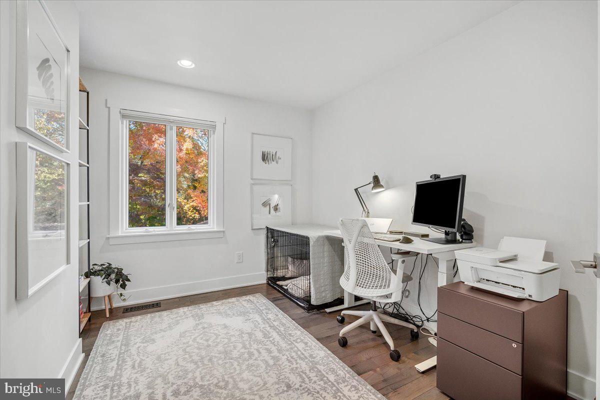 POTOMAC OUTSIDE - Residential