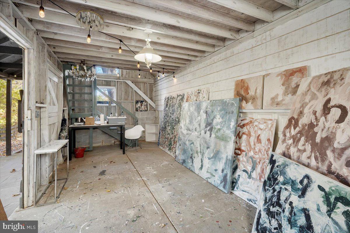 POTOMAC OUTSIDE - Residential