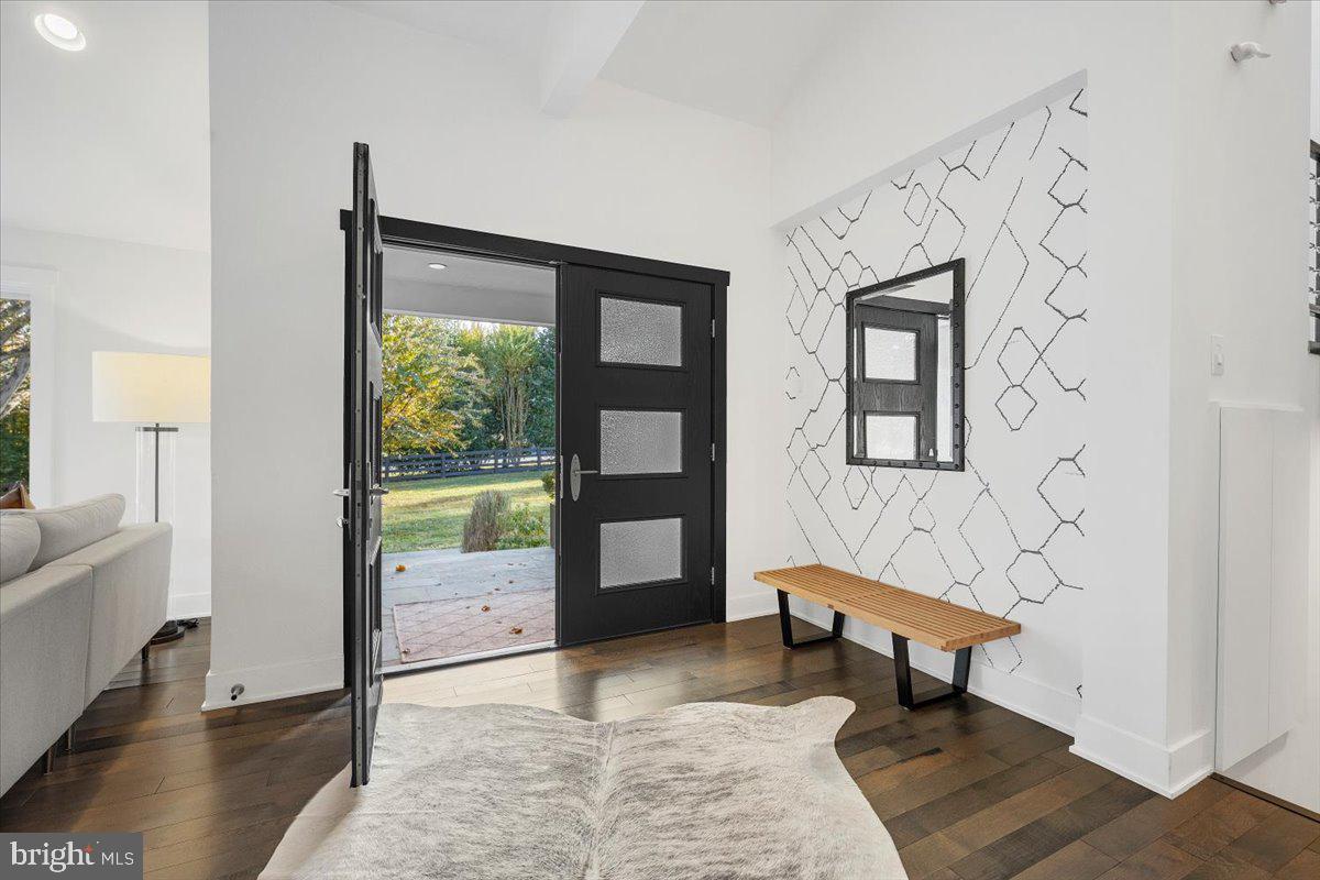 POTOMAC OUTSIDE - Residential