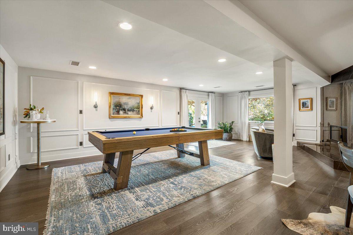 POTOMAC OUTSIDE - Residential