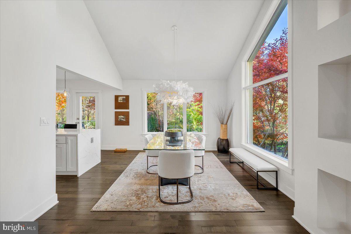 POTOMAC OUTSIDE - Residential