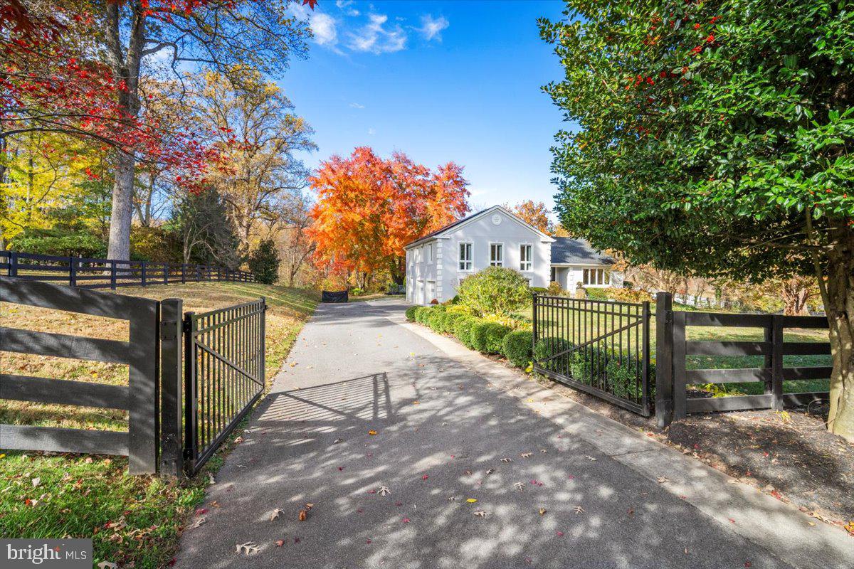 POTOMAC OUTSIDE - Residential