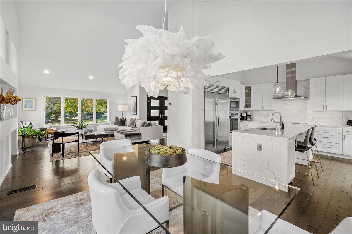 POTOMAC OUTSIDE - Residential