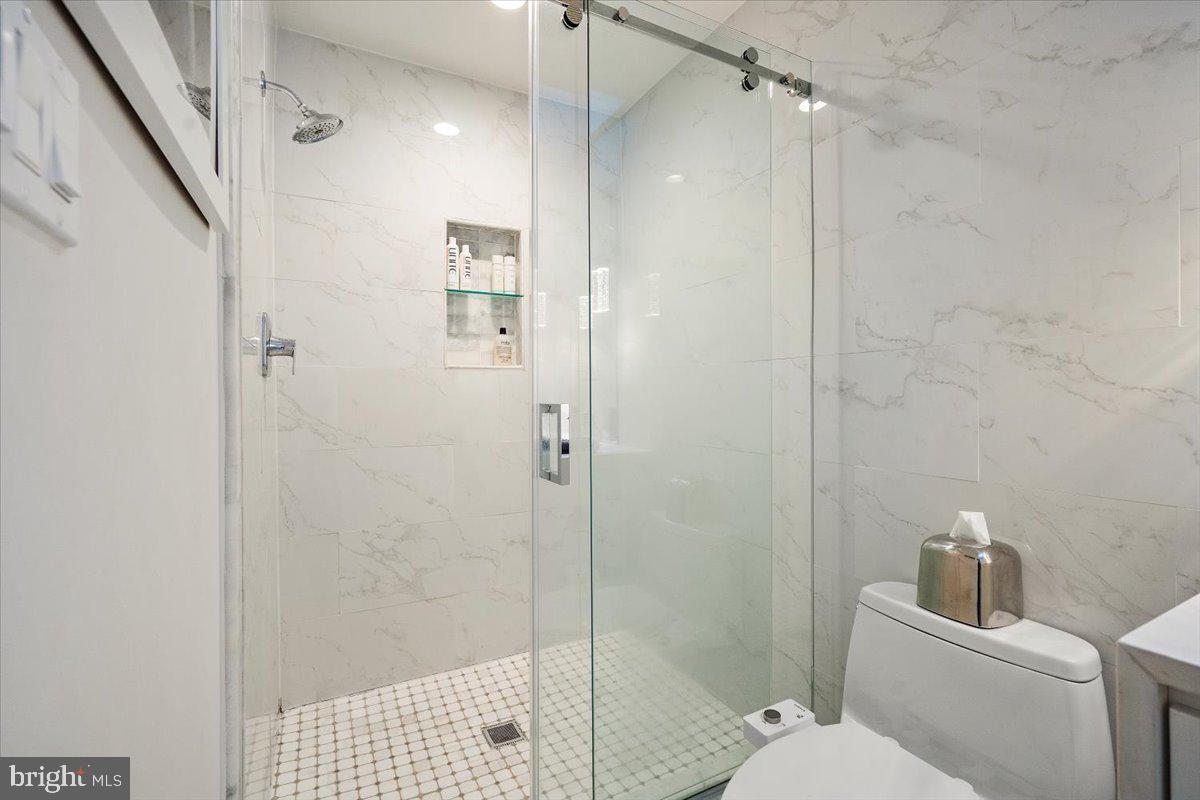 POTOMAC OUTSIDE - Residential