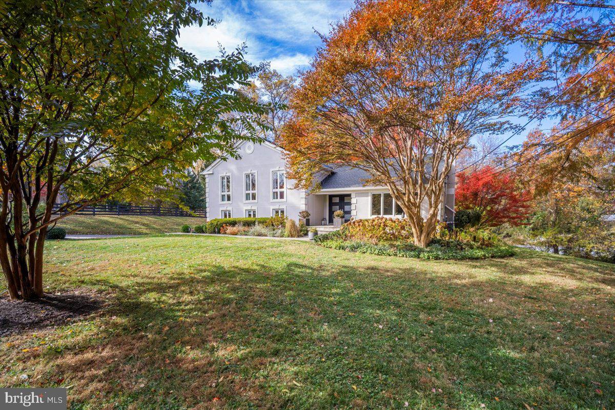 POTOMAC OUTSIDE - Residential