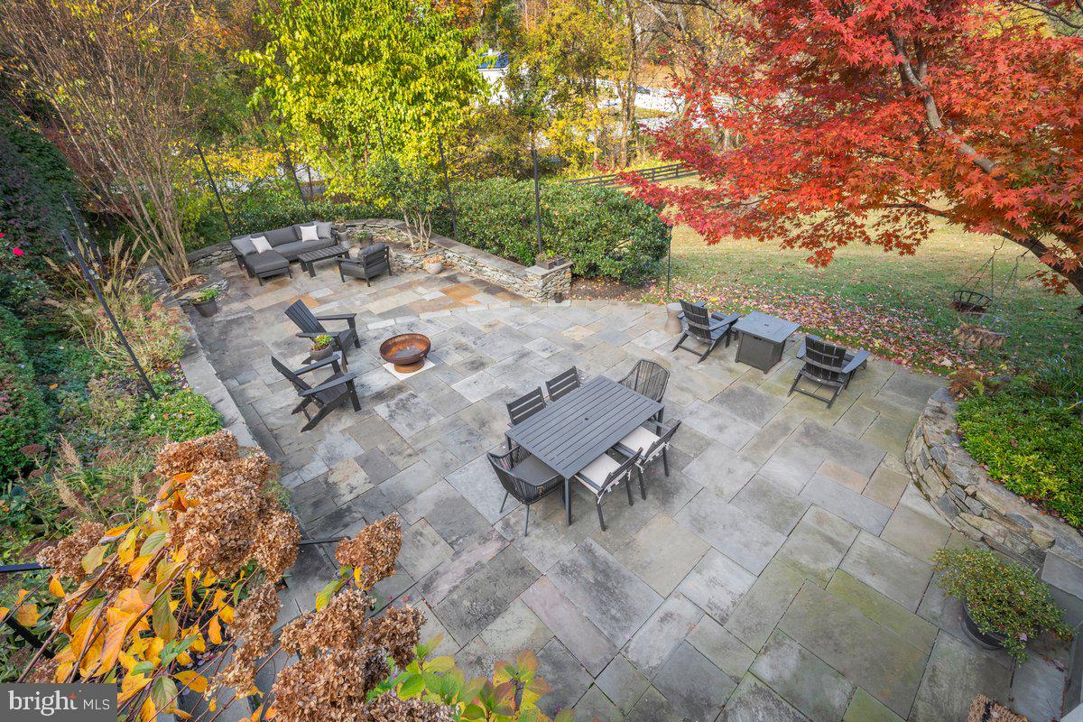 POTOMAC OUTSIDE - Residential