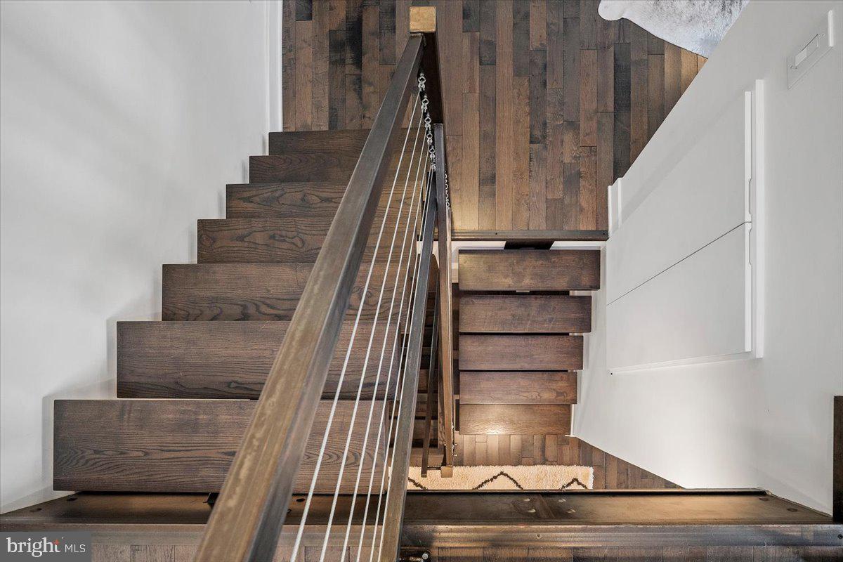 POTOMAC OUTSIDE - Residential