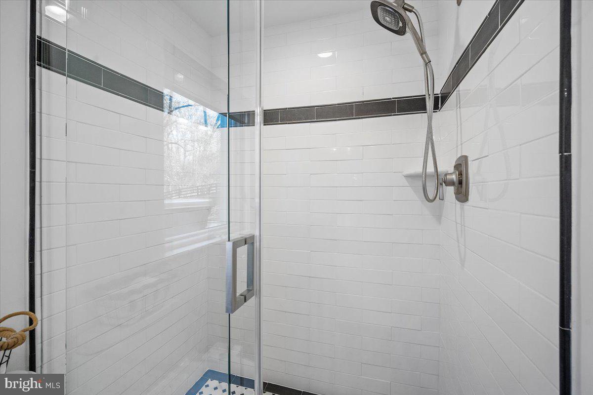 POTOMAC OUTSIDE - Residential