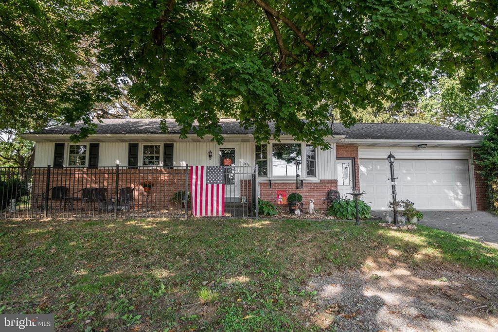 Photo of 2833 BUTTER RD, LITITZ, PA 17543 (MLS # PALA2025862)