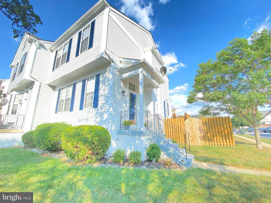 Home Priced to Sell. Bring your buyers to see this lovely well kept home. Close to Shopping/Mall/Restaurants.