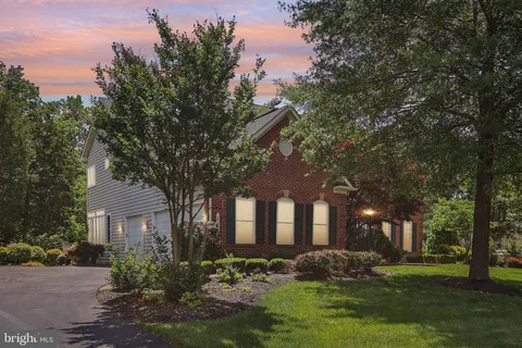 14517 Chamberry Circle, Haymarket, VA MLS: VAPW2095166