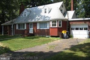 *. This Property is being Offered entirely in "AS IS" Condition! Welcome to this charming 3-bedroom, 2-bathroom home that perfectly blends comfort and potential. This cozy retreat offers a warm, welcoming atmosphere with plenty of natural light and character throughout. Whether You are the Business Owner looking for your next investment, This Property could be a full of Opportunity to grow and maximize Your investment . ** This property is zone IE! ** To provide for a mix of employment, Research and development, and light industrial development, with an expectation of high-quality design that is set apart from the high-traffic-generating commercial zones and residential communities To provide lands to serve light industrial uses while prohibiting more intensive forms of industrial development To accommodate limited residential development To ensure compatibility between industrial development and nearby residential uses. 130,000 sq/ft Amazon delivery station Nearby! Property SOLD "AS IS"