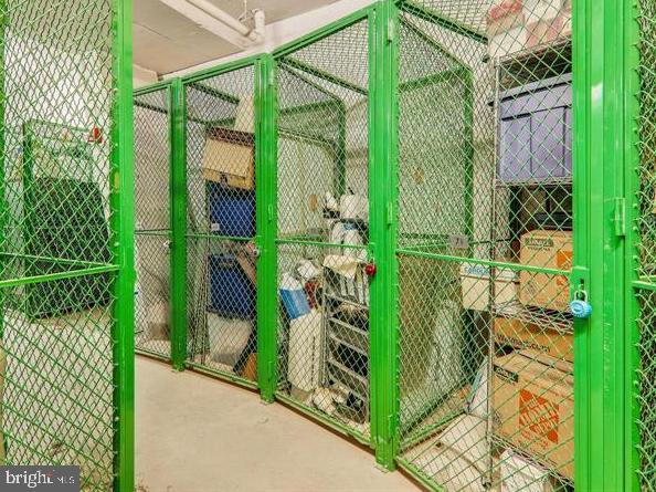 ONE PARK CREST CONDOMINIUM - Residential Lease