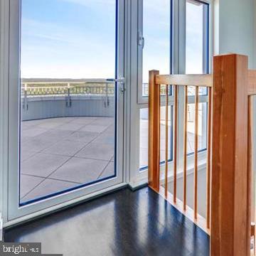 ONE PARK CREST CONDOMINIUM - Residential Lease