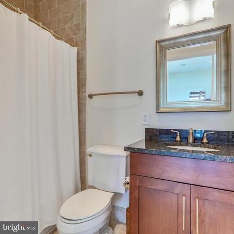 ONE PARK CREST CONDOMINIUM - Residential Lease