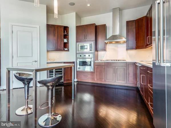 ONE PARK CREST CONDOMINIUM - Residential Lease