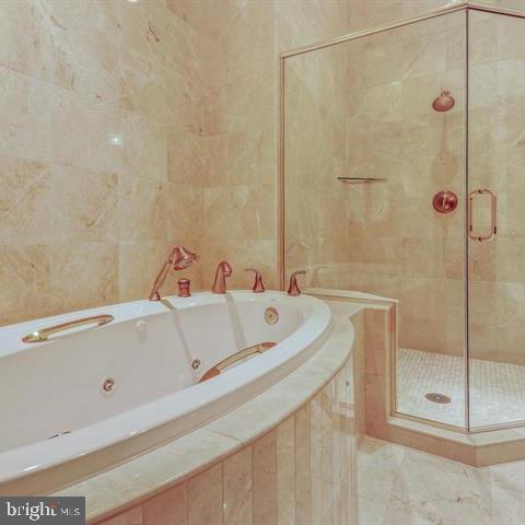 ONE PARK CREST CONDOMINIUM - Residential Lease