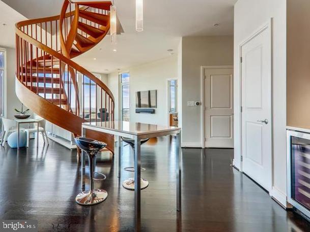 ONE PARK CREST CONDOMINIUM - Residential Lease