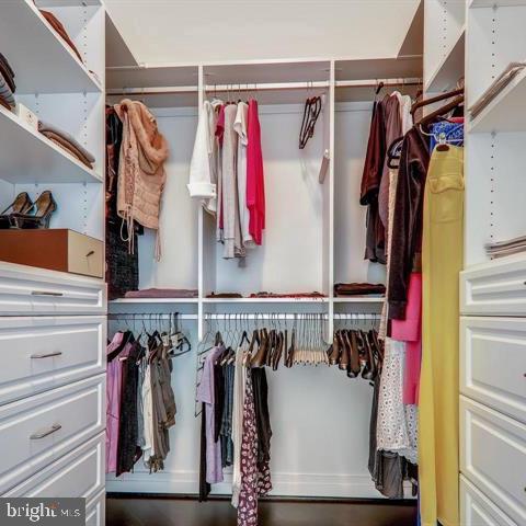 ONE PARK CREST CONDOMINIUM - Residential Lease