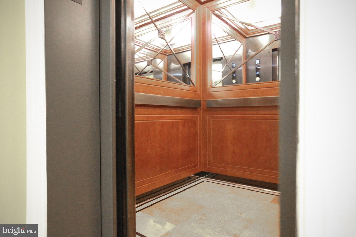 ONE PARK CREST CONDOMINIUM - Residential Lease