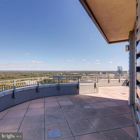 ONE PARK CREST CONDOMINIUM - Residential Lease