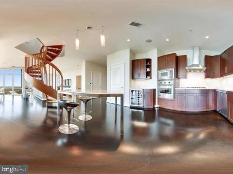 ONE PARK CREST CONDOMINIUM - Residential Lease