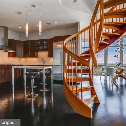 ONE PARK CREST CONDOMINIUM - Residential Lease