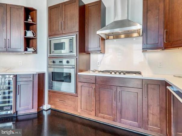 ONE PARK CREST CONDOMINIUM - Residential Lease